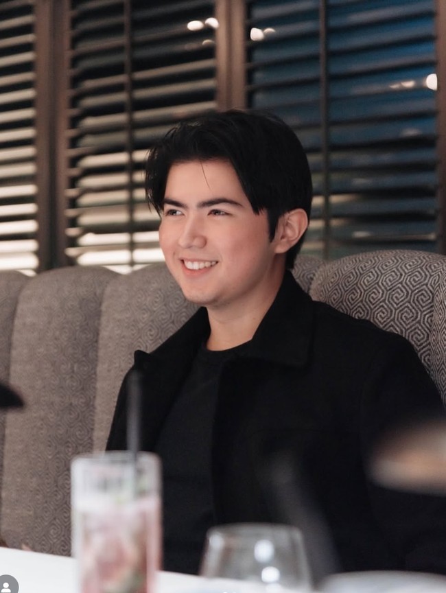 Lahir pada Juni 2005, saat ini Sean berusia 19 tahun. Usianya itu rupanya tak jauh berbeda dengan pacar brondong sang mama saat ini, Tristan Molina. Tristan diketahui berusia 20 tahun. Foto: Instagram/@seanmikaelalexander