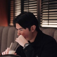 Punya paras ganteng, penampilan Sean selalu dibanjiri pujian. Tak sedikit yang ikut terpukau melihat wajah tampannya. Foto: Instagram/@seanmikaelalexander