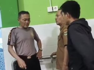 Warga Padang Gerebek Oknum Guru Berduaan dengan Pemuda di Toilet Masjid