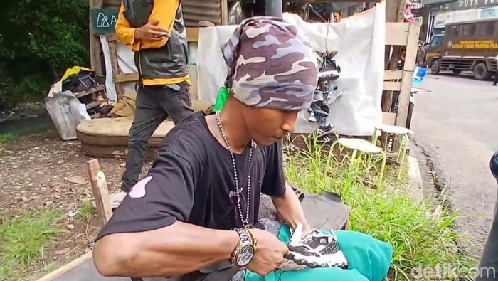 Cerita Sulaeman Mengais Rezeki di Tengah Pembongkaran Bangli