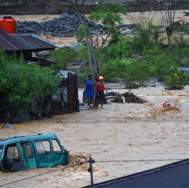 Sungai Kembali Meluap di Batu Busuk Padang, Warga Dievakuasi