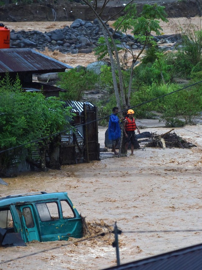 Sungai Kembali Meluap di Batu Busuk Padang, Warga Dievakuasi