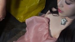 7 Potret Tiara Andini Memikat Syuting MV di Singapura