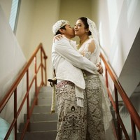 Tristan Juliano dan Narrel Amara diketahui telah menjalin hubungan asmara sejak 2018. Kisah cinta keduanya sempat menjadi sorotan publik setelah diangkat dalam video klip Rumah ke Rumah milik rekan personelnya Hindia alias Baskara Putra. Foto: dok. Instagram @tristanjulianos