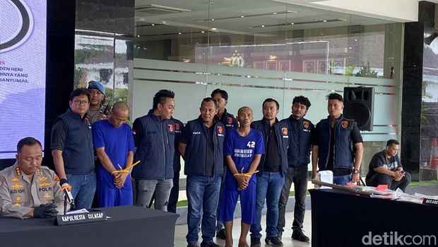 Ungkap kasus pembunuhan pengacara Aris Munadi, di Mapolda Kateng, Kecamatan Semarang Selatan, Kota Semaeang, Senin (15/12/2025).