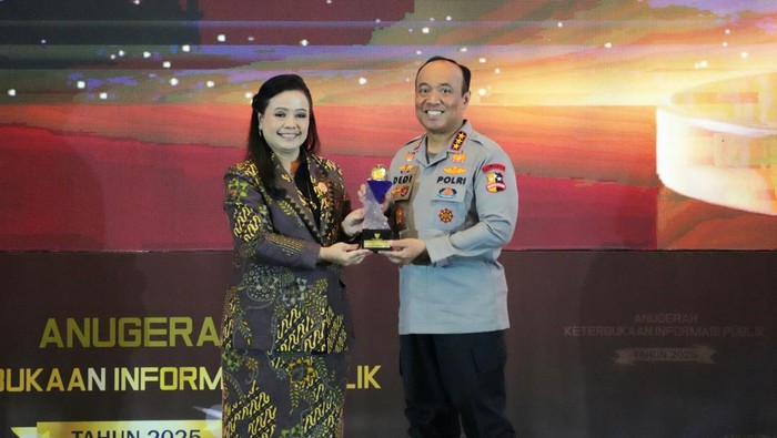 Polri Raih Predikat Informatif Tertinggi dan Badan Publik Terbaik dari KIP