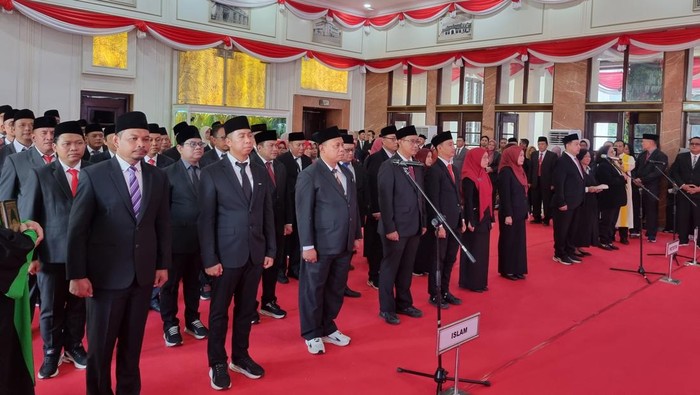 Gelombang Mutasi Besar-besaran 79 Pejabat Pemkot Surabaya di Akhir Tahun