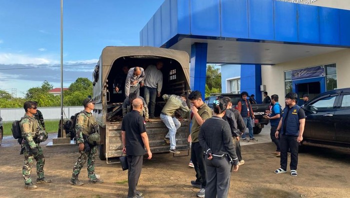 15 WN China Picu Keributan di Sekitar Tambang Emas Kalbar Ditangkap Imigrasi