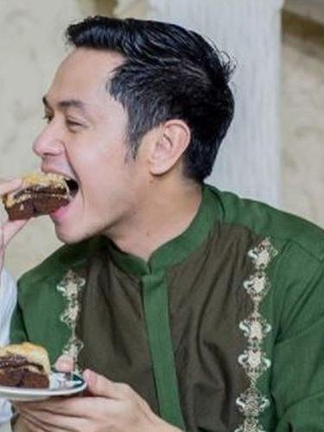 Romantisnya Alyssa Soebandono dan Dude Harlino Saat Cicip Dessert