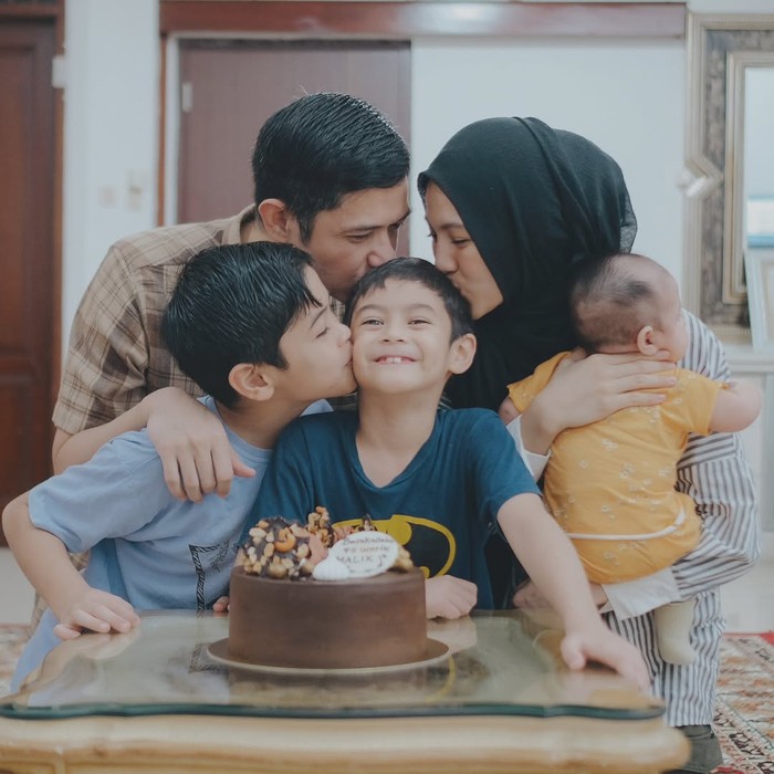 Alyssa Soebandono dan Dude Harlino.