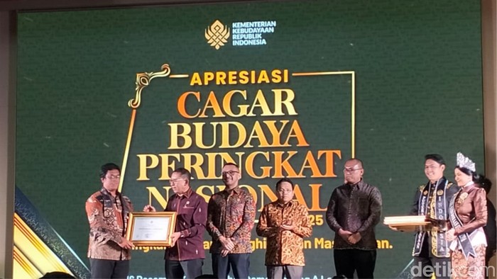 ACBPN 2025: Fadli Zon Serahkan 85 Sertifikat Cagar Budaya, Total Nasional 313