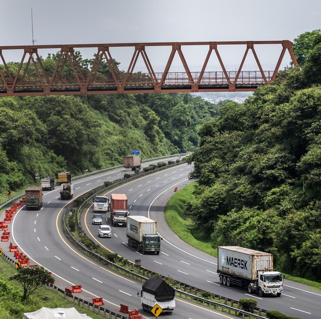 Atur Arus Nataru, Pemerintah Batasi Operasional Truk di Jalan Tol