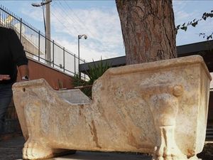 Bak Mandi Mewah Zaman Romawi Tiba-tiba Muncul dari Tanah Efesus
