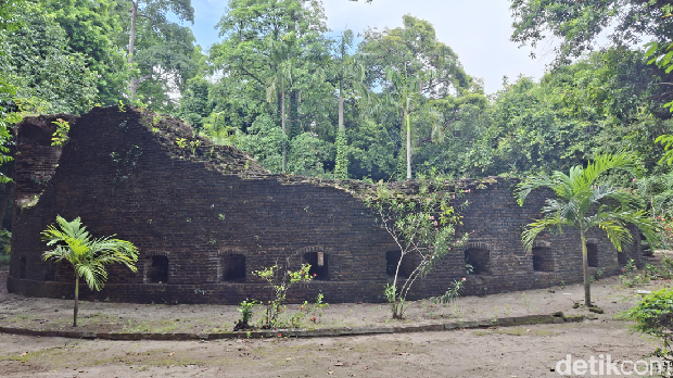 Benteng Martelo di Pulau Bidadari, Kepulauan Seribu, Jakarta Benteng Martelo di Pulau Bidadari, Kepulauan Seribu, Jakarta