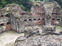 Pesona Eksotis dan Misterius Reruntuhan Benteng Martello di Pulau Bidadari