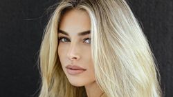 Cam Reading, Model Inggris Jadi Queen of Napoli