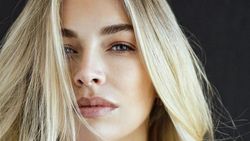 Cam Reading, Model Inggris Jadi Queen of Napoli