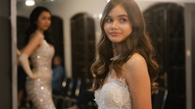 Potret Chloe Anak Melaney Ricardo Ikut Sekolah Model, Curi Atensi