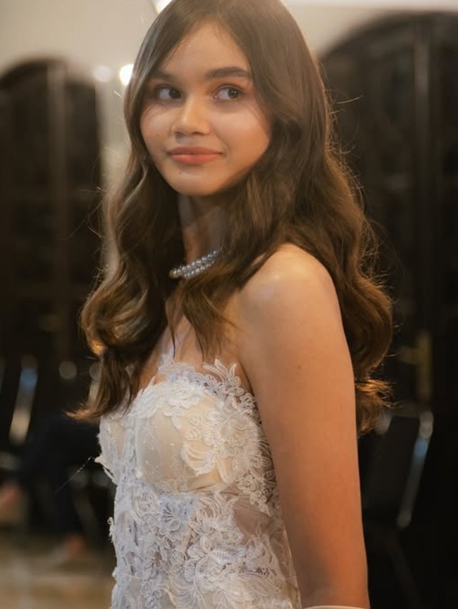 Potret Chloe Anak Melaney Ricardo Ikut Sekolah Model, Curi Atensi