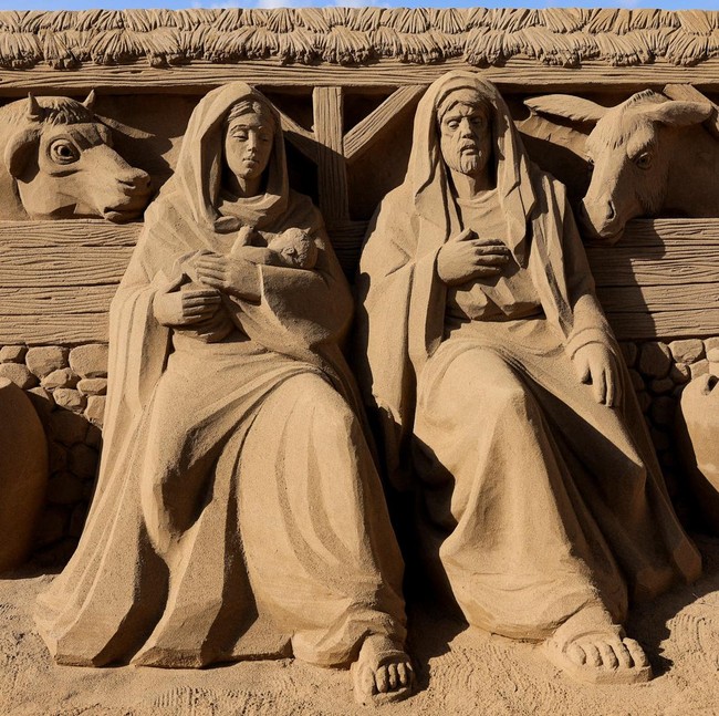 Dari Pasir Pantai, Kisah Kelahiran Kristus Dipahat di Gran Canaria