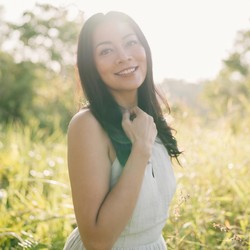 Dee Lestari Kembali Nyanyi