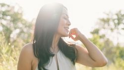 Dee Lestari Kembali Nyanyi