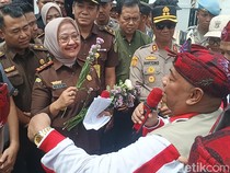 Massa Demo Kejari Sampang Minta Segera Tetapkan Tersangka Korupsi RSUD