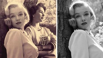 Betapa kerennya jika dua ikon kecantikan berpose santai dalam satu foto. Sayangnya, Elizabeth Taylor diedit menggunakan Photoshop dan dimasukkan ke dalam foto Marilyn Monroe. Bahkan, ini bukan pertama kalinya foto Marilyn Monroe diedit agar tampak seolah-olah dia sedang menghabiskan waktu bersama selebriti ikonik seperti Elvis Presley, James Dean, dan bahkan John F. Kennedy. Foto: 121Clicks