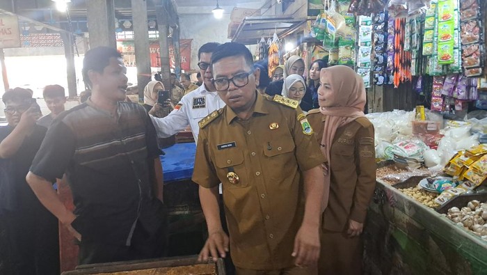 Kunjungi Pasar Ciruas, Gubernur Banten Dapat Keluhan soal Harga Minyakita