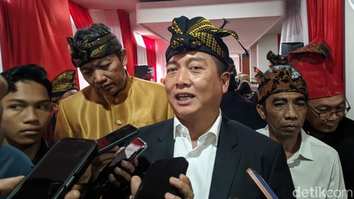 Gubernur NTB Lalu Muhamad Iqbal seusai pidato HUT ke-67 Provinsi NTB di kantor Gubernur NTB, Selasa (16/12/2025). (Foto: Ahmad Viqi/detikBali)