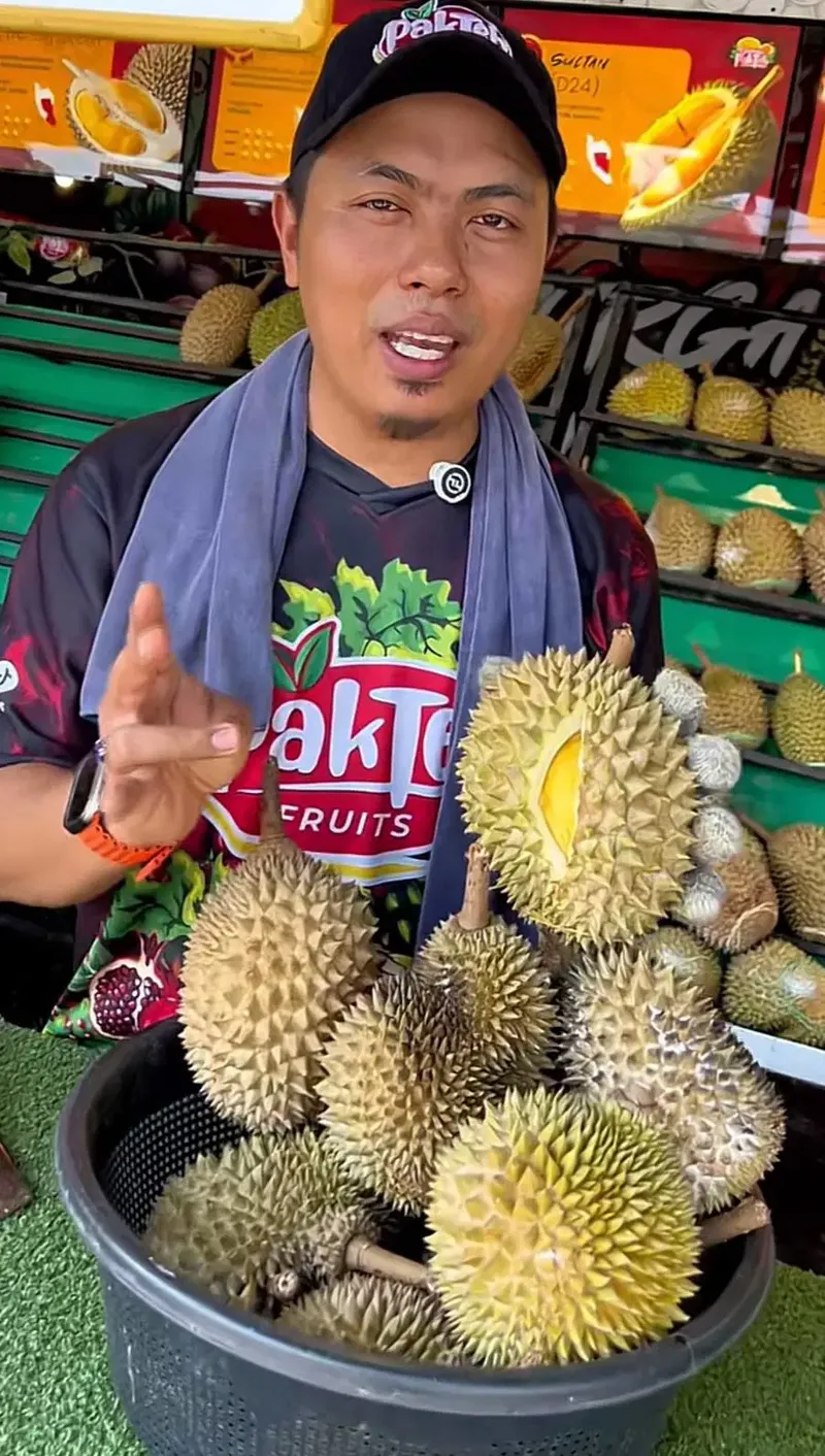 Ibu Hamil Dijamin Happy! Toko Ini Beri Gratis Durian Musang King Ibu Hamil Dijamin Happy! Toko Ini Beri Gratis Durian Musang King