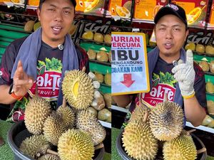 Ibu Hamil Dijamin Happy! Toko Ini Beri Gratis Durian Musang King
