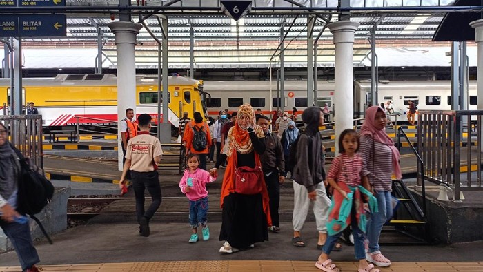 186 Ribu Tiket KA Ludes Terjual di Daop 8 Surabaya Jelang Libur Nataru