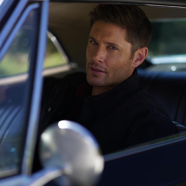 6. Jensen Ackles telah memikat penggemar sejak serial ’Supernatural’. Ketampanannya dikagumi karena mata hijau yang dalam dan rahang yang tegas. Jensen pun masih menjadi langganan di setiap daftar pria idaman. Foto: Getty Images