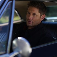 6. Jensen Ackles telah memikat penggemar sejak serial ’Supernatural’. Ketampanannya dikagumi karena mata hijau yang dalam dan rahang yang tegas. Jensen pun masih menjadi langganan di setiap daftar pria idaman. Foto: Getty Images