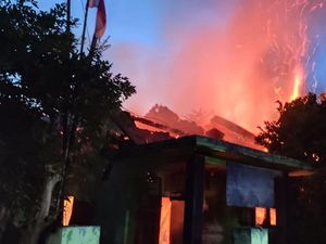 Dua Rumah di Pasuruan Terbakar gegara Dupa yang Merembet ke Kasur