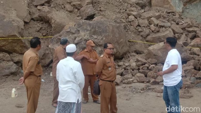 Seorang Penambang Galian C Ilegal Tewas Tertimbun Longsor di Malahayu Brebes