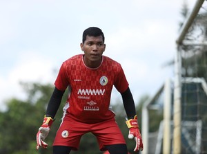 Eks Kiper PSS M Fahri Berlabuh ke Bhayangkara FC