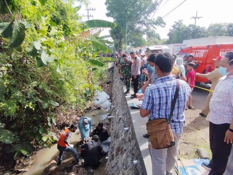 Geger Penemuan Jenazah Wanita di Sungai Pasuruan