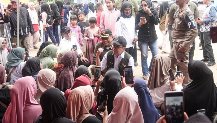 Menko PMK Tegaskan Pemerintah Percepat Pembangunan Huntara Bagi Korban Bencana