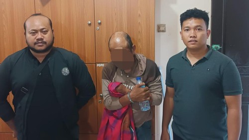 N (42), pelaku pemerkosa anak kandung di Kecamatan Suralaga, Lombok Timur, NTB, ditahan di polisi seusai ditangkap di Gianyar, Bali. (Dok. Polres Lombok Timur)