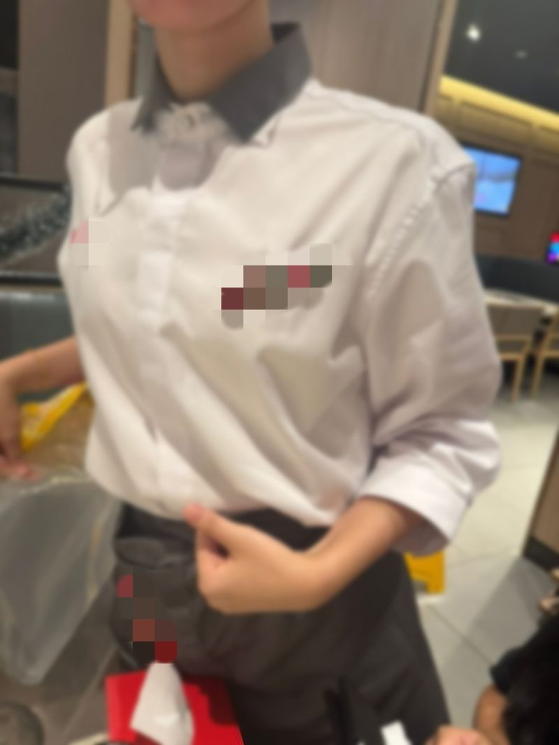 Pelayan Cuek hingga Ngejek, Keluarga Ini Kecewa Makan di Resto Hotpot Pelayan Cuek hingga Ngejek, Keluarga Ini Kecewa Makan di Resto Hotpot