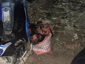 Teror Hantu Bercakar yang Bikin Perut Kaku