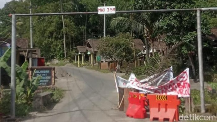 Jembatan Ngemplak Seneng Klaten Jebol, Pemkab Pasang Portal