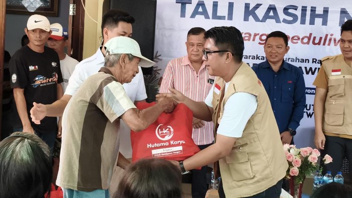 98 Resolution Network Salurkan 5.000 Paket Tali Kasih Natal di Sulawesi Utara