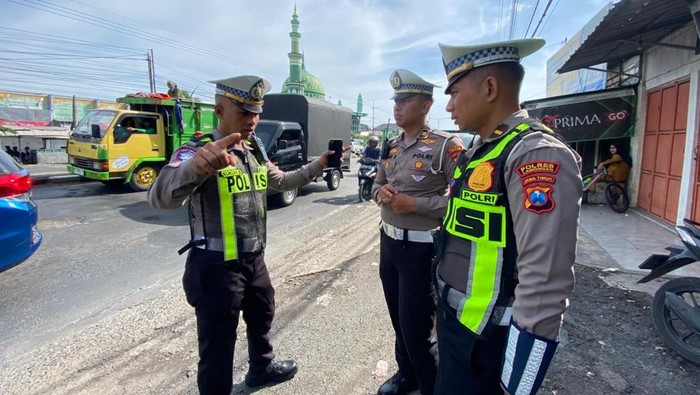 Satlantas Polres Lamongan Cek Jalur Alternatif Antisipasi Macet Nataru