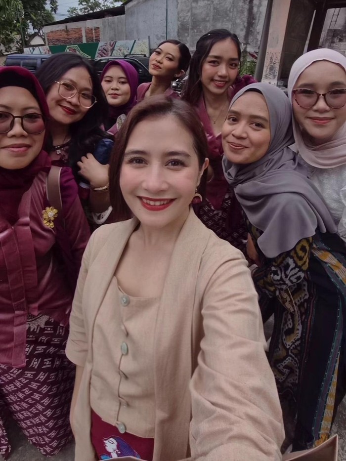 Prilly Latuconsina beri kejutan ke fans.