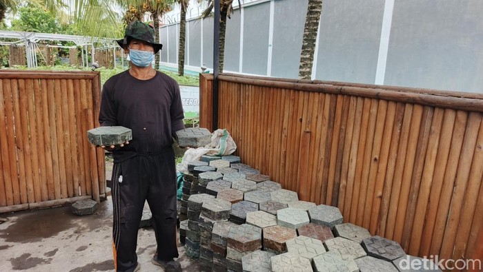 Napi Rutan Negara Sulap Sampah Plastik Jadi Paving Block