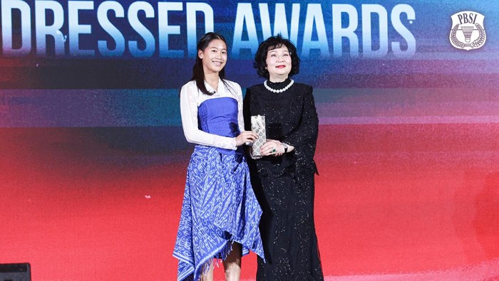 Putri KW Menang Busana Terbaik World Tour Finals 2025