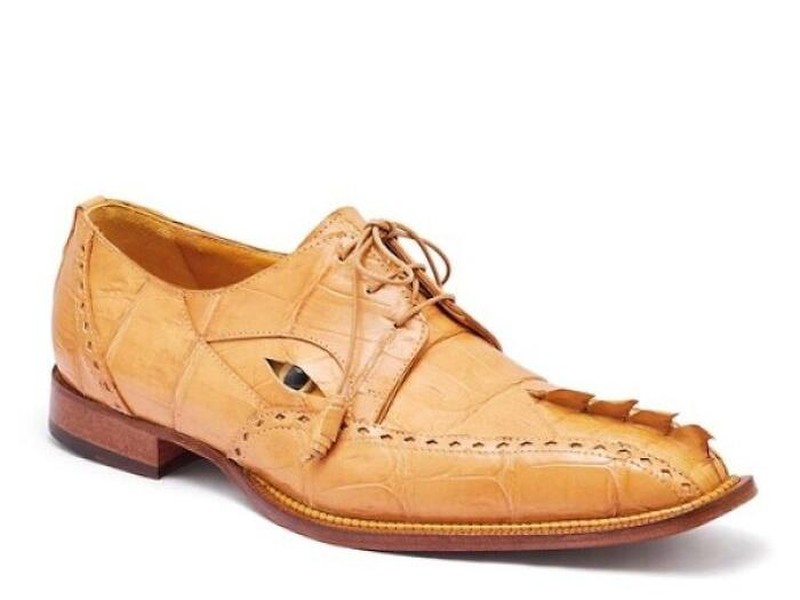 Dari hak berbentuk permen karet hingga sepatu yang tampak hidup, desain-desain ini membuktikan bahwa alas kaki juga bisa jadi karya seni penuh cerita.